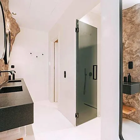 Hotell Ftelia Black Mykonos Town