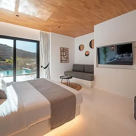 Ftelia Black Hotell *