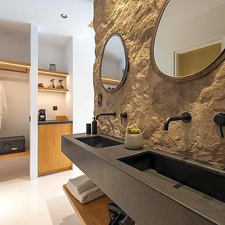 Hotell Ftelia Black